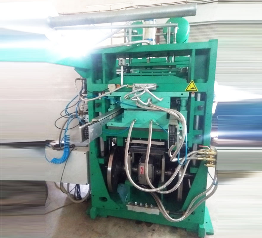THERMOFORMING MACHINE